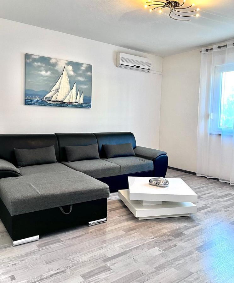 Luana Lux Apartment Pula Exterior photo